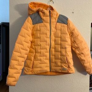 Stio Women’s Medium Skillet Stretch Down Hooded Jacket - Color Cantaloupe